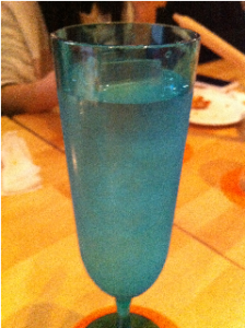 青いグラス