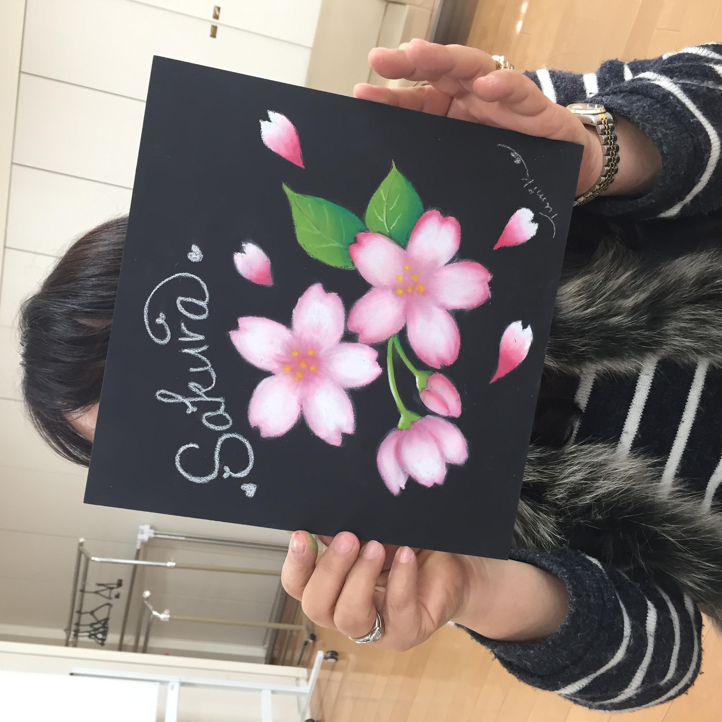 チョークアート川口元郷でレッスン です 春いっぱいに桜 チューリップを描きました 代々木上原 池袋 川口元郷で教室開催しています キャッチパステル チョークアート